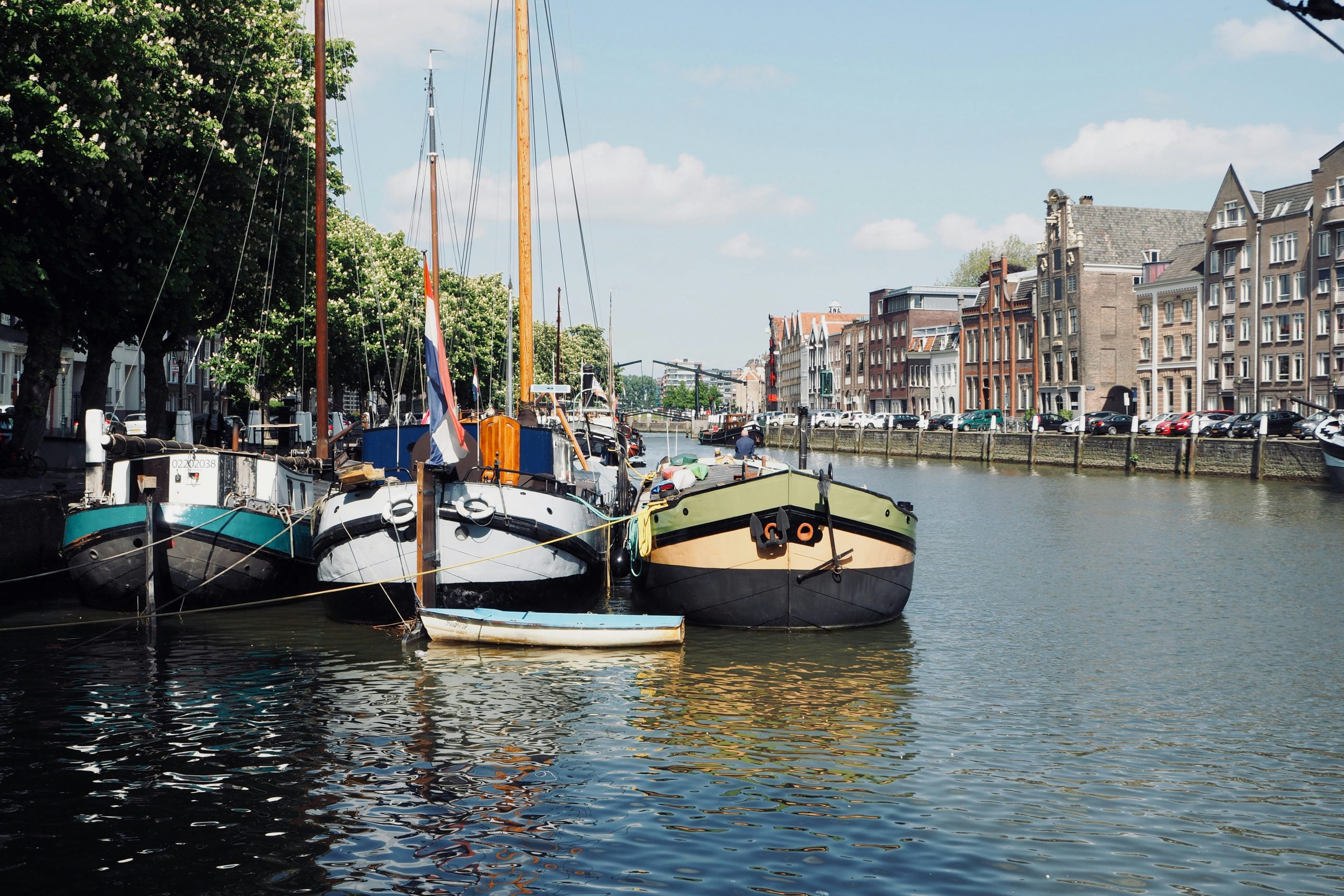 dana-marin-amsterdamian-Ka6pb35wuog-unsplash